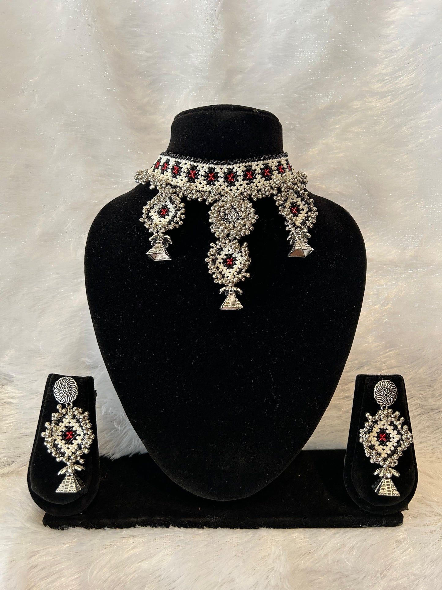 GHUNGROO GLEAM (White)
